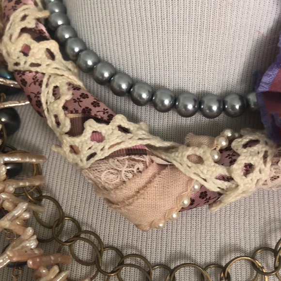 BEAUTIFUL BOHEMIAN STYLE NECKLACE. - Picture 4 of 7